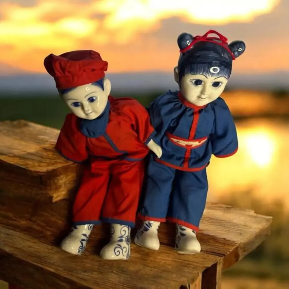 Vintage These collectible dolls add a touch of nostalgia to your seasonal decor